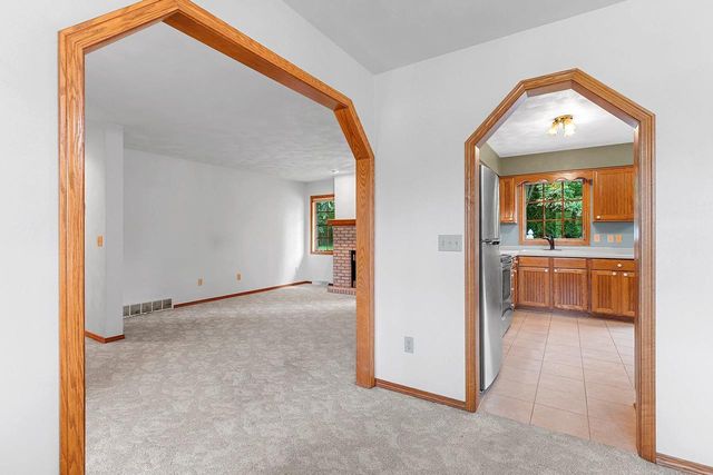 1525 PARKVIEW DRIVE, New London, WI 54961