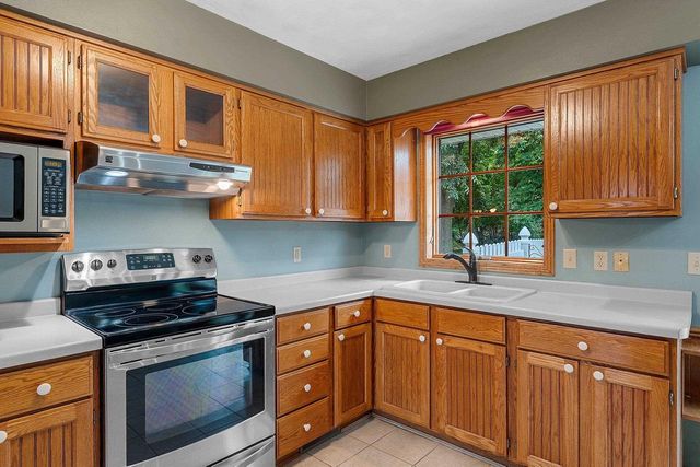 1525 PARKVIEW DRIVE, New London, WI 54961