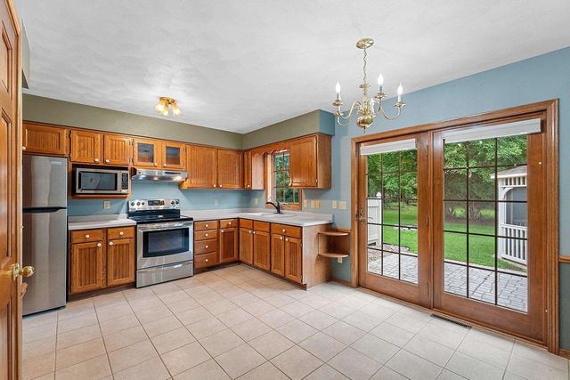 1525 PARKVIEW DRIVE, New London, WI 54961