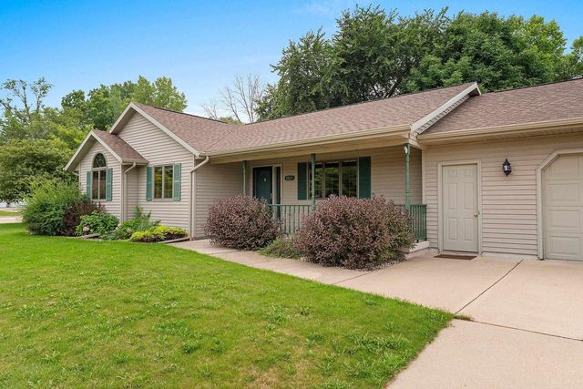 1525 PARKVIEW DRIVE, New London, WI 54961