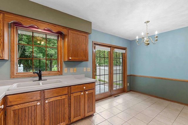 1525 PARKVIEW DRIVE, New London, WI 54961