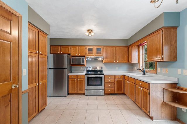 1525 PARKVIEW DRIVE, New London, WI 54961