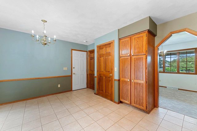 1525 PARKVIEW DRIVE, New London, WI 54961