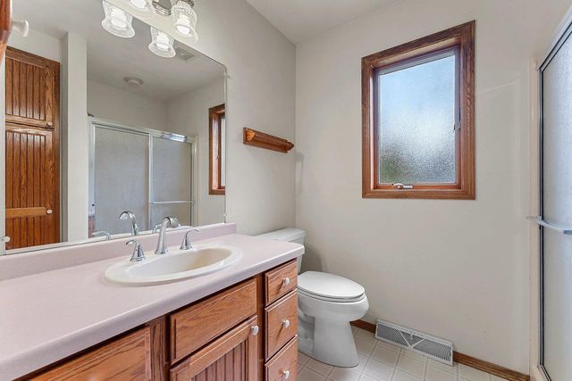 1525 PARKVIEW DRIVE, New London, WI 54961