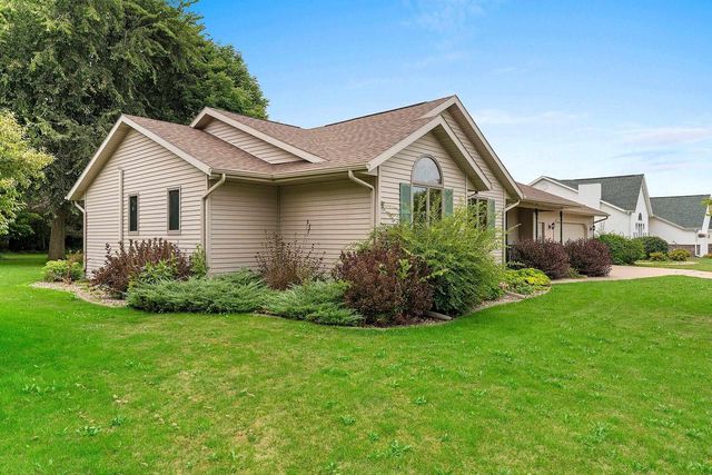 1525 PARKVIEW DRIVE, New London, WI 54961