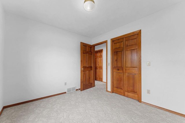 1525 PARKVIEW DRIVE, New London, WI 54961