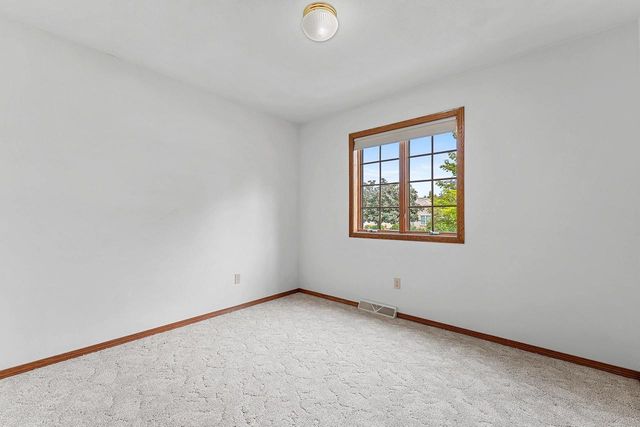 1525 PARKVIEW DRIVE, New London, WI 54961