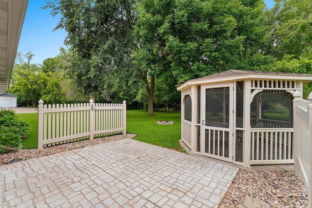 1525 PARKVIEW DRIVE, New London, WI 54961
