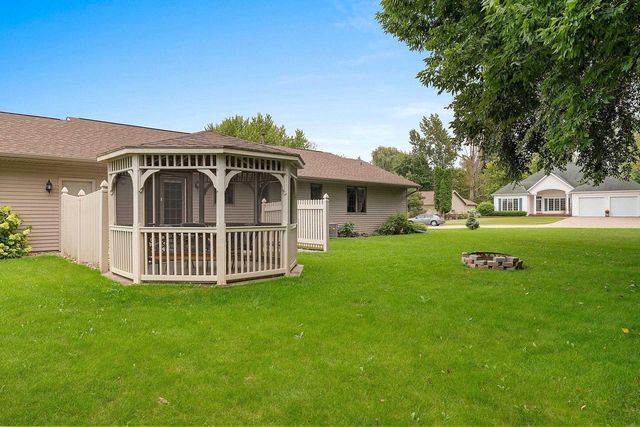 1525 PARKVIEW DRIVE, New London, WI 54961