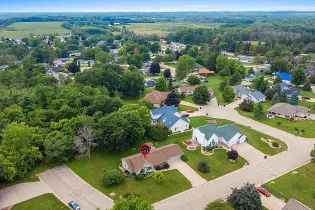 1525 PARKVIEW DRIVE, New London, WI 54961