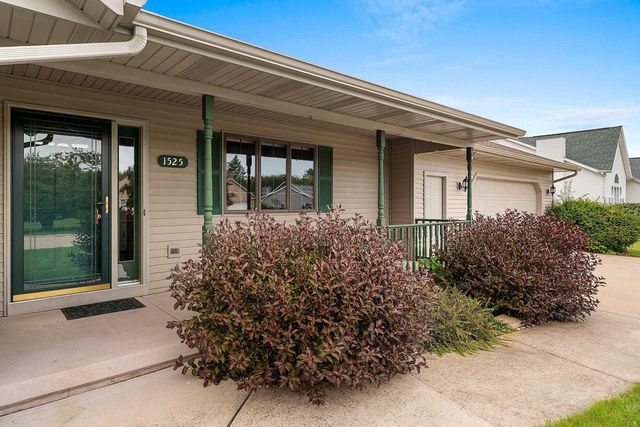 1525 PARKVIEW DRIVE, New London, WI 54961