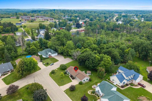 1525 PARKVIEW DRIVE, New London, WI 54961
