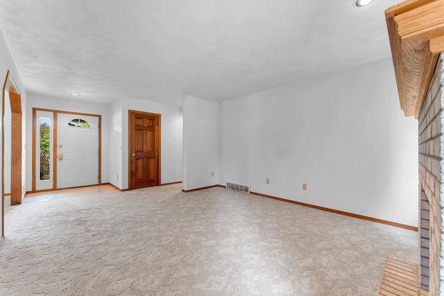 1525 PARKVIEW DRIVE, New London, WI 54961