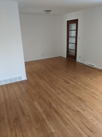 822 Skokie Boulevard E, Wilmette, IL 60091