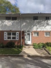 822 Skokie Boulevard E, Wilmette, IL 60091