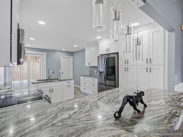43043 W Kirkwood Drive, Clinton Township, MI 48038