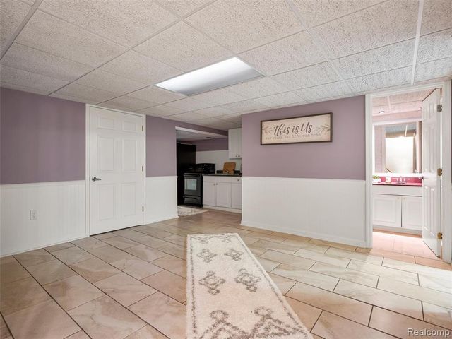 43043 W Kirkwood Drive, Clinton Township, MI 48038