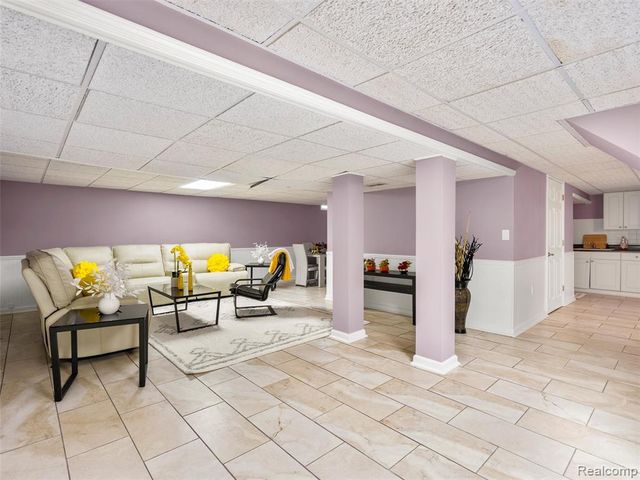 43043 W Kirkwood Drive, Clinton Township, MI 48038