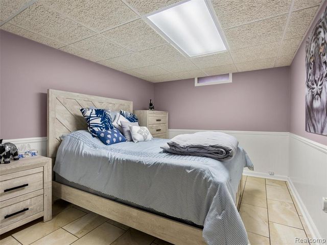 43043 W Kirkwood Drive, Clinton Township, MI 48038