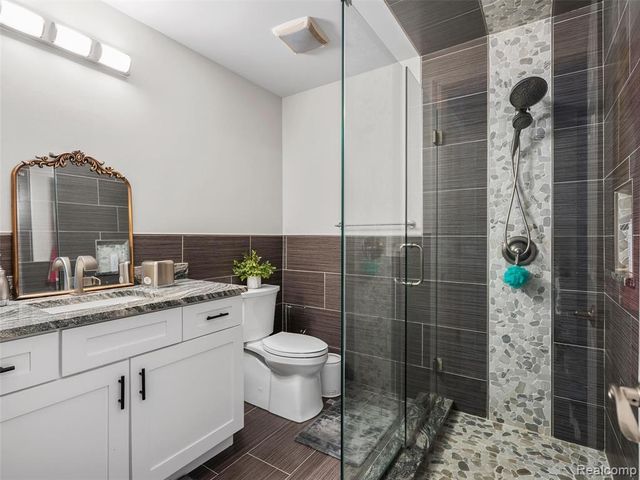 43043 W Kirkwood Drive, Clinton Township, MI 48038