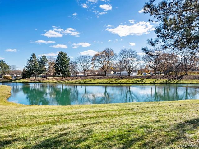 43043 W Kirkwood Drive, Clinton Township, MI 48038
