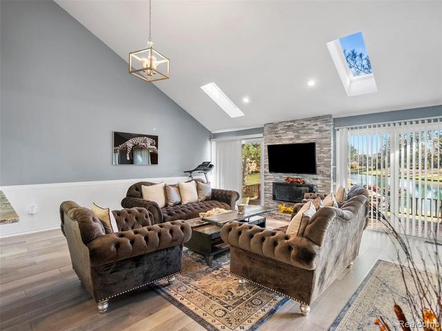 43043 W Kirkwood Drive, Clinton Township, MI 48038