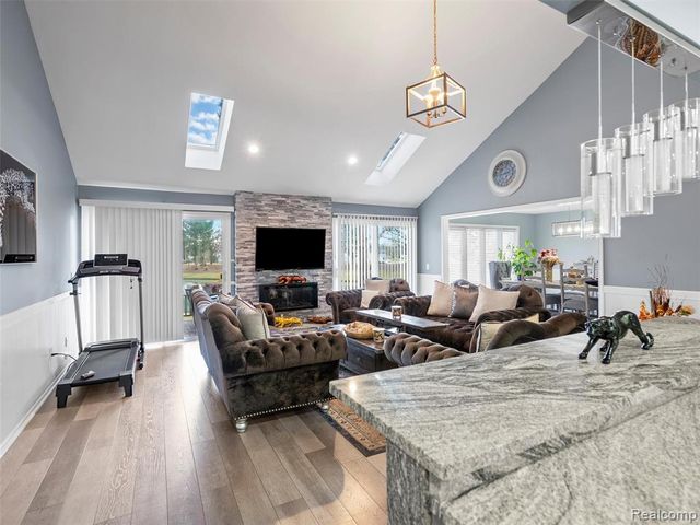 43043 W Kirkwood Drive, Clinton Township, MI 48038