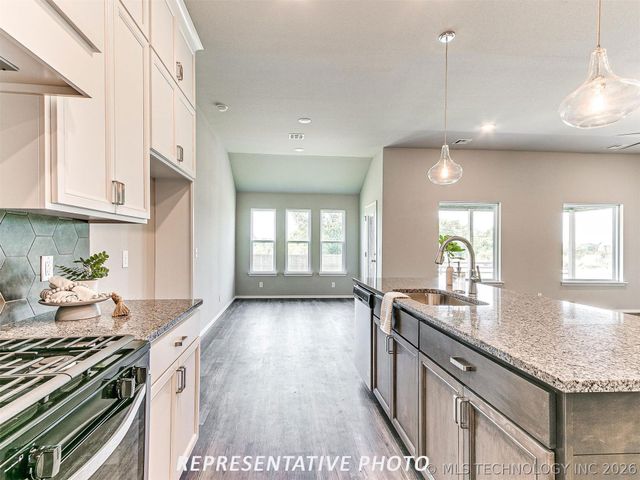 7219 E 134th Street S, Bixby, OK 74008