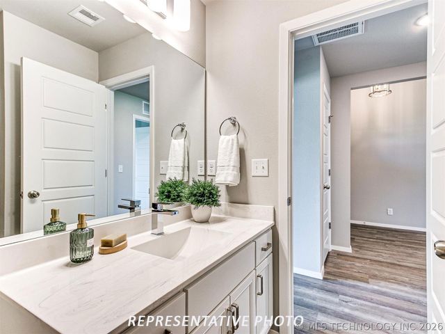 7219 E 134th Street S, Bixby, OK 74008