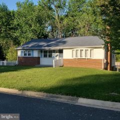 7404 DRYDEN PL, Clinton, MD 20735