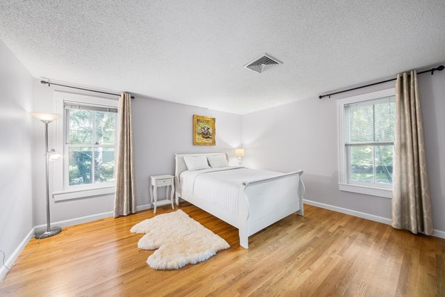 1175 Chestnut St 3, Newton, MA 02464