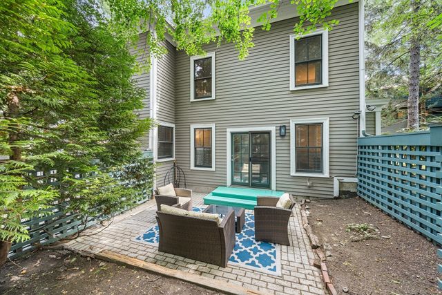 1175 Chestnut St 3, Newton, MA 02464