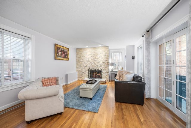 1175 Chestnut St 3, Newton, MA 02464