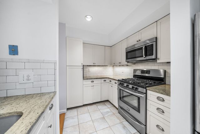 1175 Chestnut St 3, Newton, MA 02464