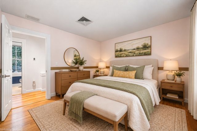 1175 Chestnut St 3, Newton, MA 02464