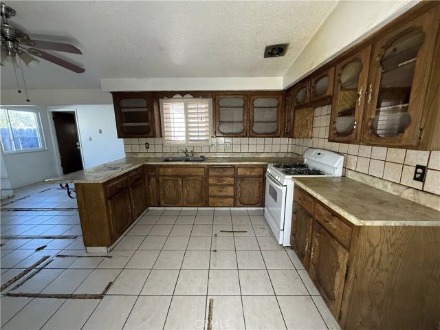 1152 E Drummond, Fresno, CA 93706