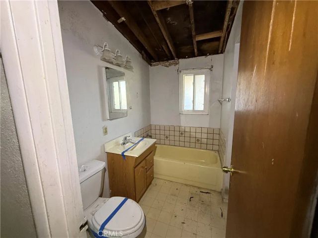 1152 E Drummond, Fresno, CA 93706