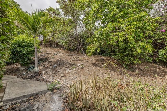 3376 Ala Laulani Street, Honolulu, HI 96818