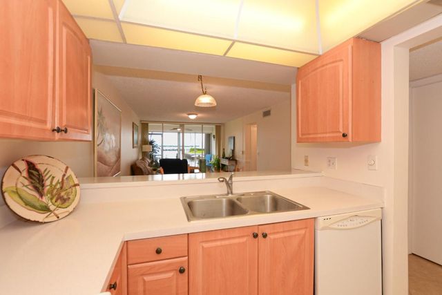 1950 SW Palm City Road 12-103, Stuart, FL 34994