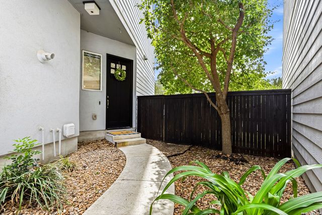 7914 ROANOKE RUN, San Antonio, TX 78240