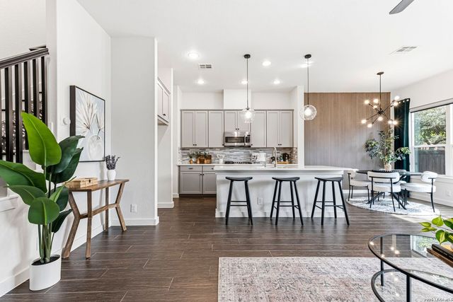 7914 ROANOKE RUN, San Antonio, TX 78240