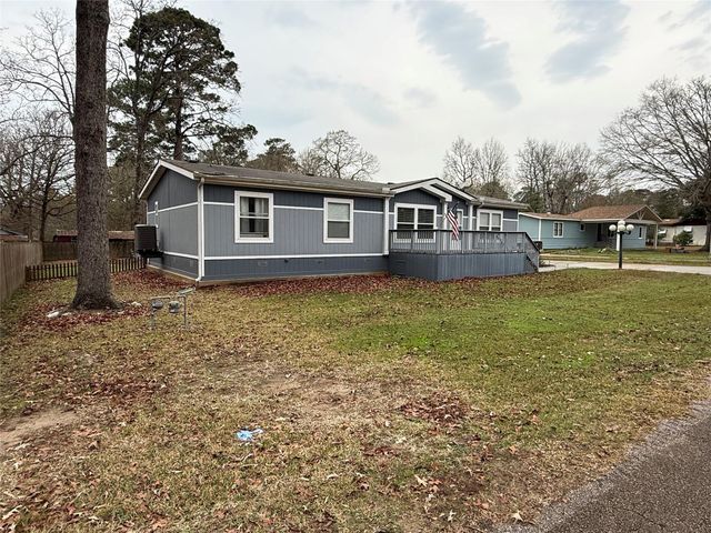 178 Commanche Drive, Onalaska, TX 77360