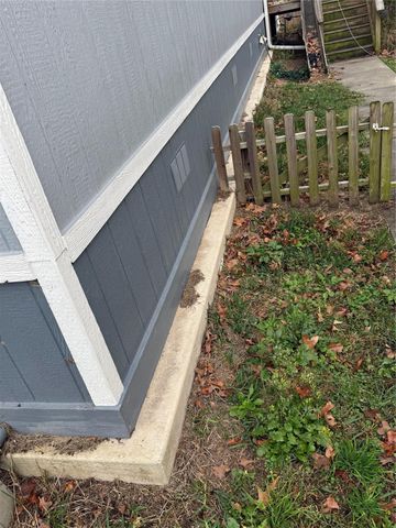 178 Commanche Drive, Onalaska, TX 77360