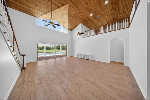 8686 Andrews Avenue, Fort Pierce, FL 34945