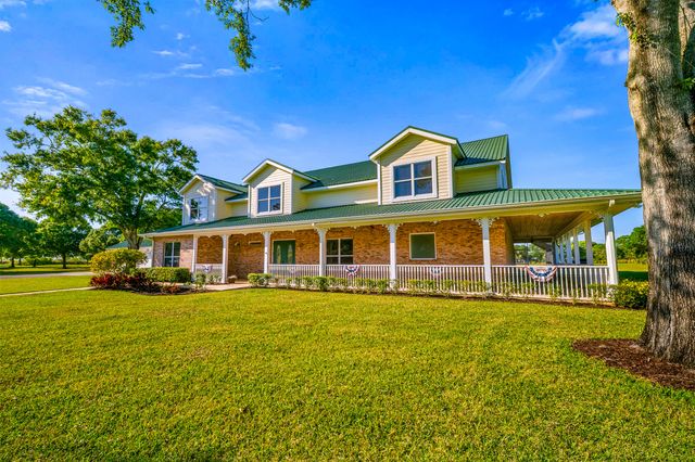 8686 Andrews Avenue, Fort Pierce, FL 34945