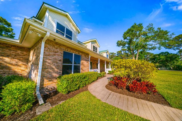 8686 Andrews Avenue, Fort Pierce, FL 34945