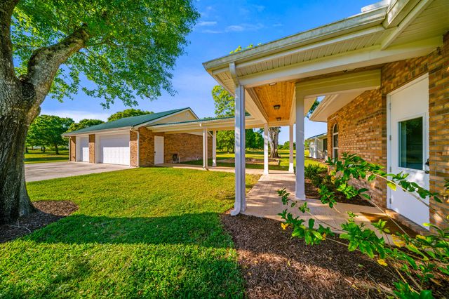 8686 Andrews Avenue, Fort Pierce, FL 34945