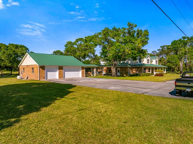 8686 Andrews Avenue, Fort Pierce, FL 34945