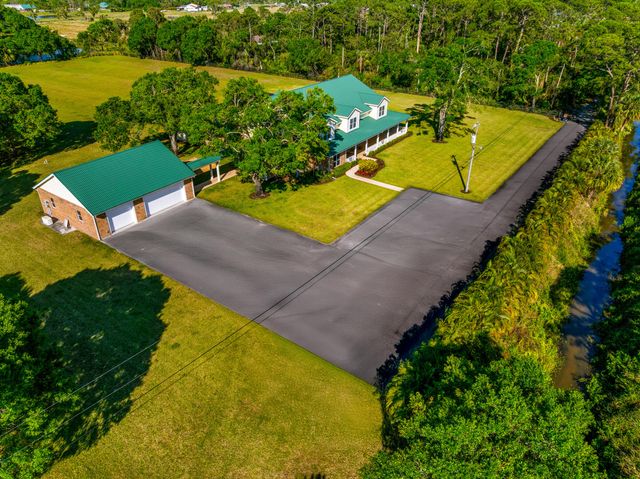 8686 Andrews Avenue, Fort Pierce, FL 34945