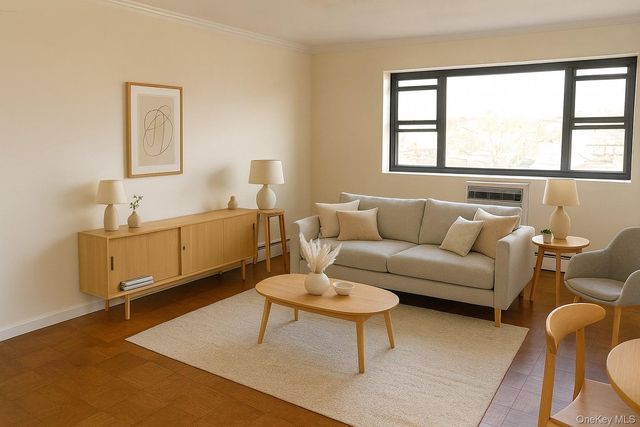 100 Clinton Avenue 4P, Mineola, NY 11501